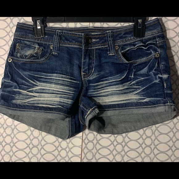 Shorts - Picture 1 of 5